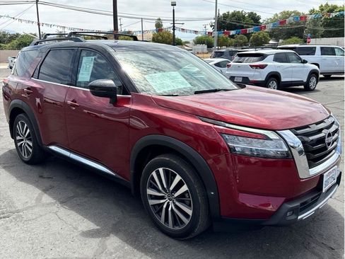 Used 2022 Nissan Pathfinder Platinum w/ Cargo Package FWD image 3