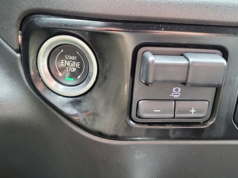 Used 2023 Chevrolet Silverado 1500 RST image 28