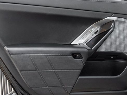 Used 2024 BMW 740i image 32