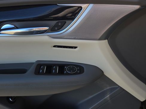 Used 2024 Cadillac XT6 Premium Luxury w/ Technology Package image 25