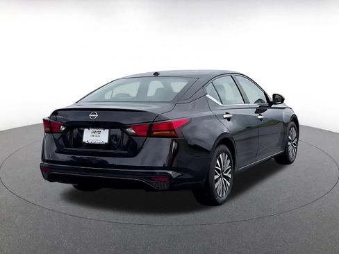 Used 2025 Nissan Altima 2.5 SV FWD image 16