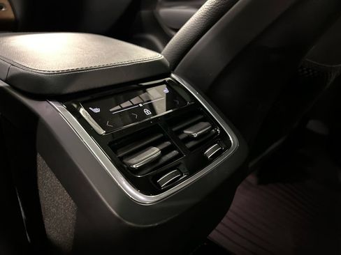 Certified 2023 Volvo XC90 B6 Plus w/ Protection Package Premier AWD/4WD image 27