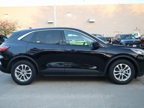 Used 2020 Ford Escape SE image 4