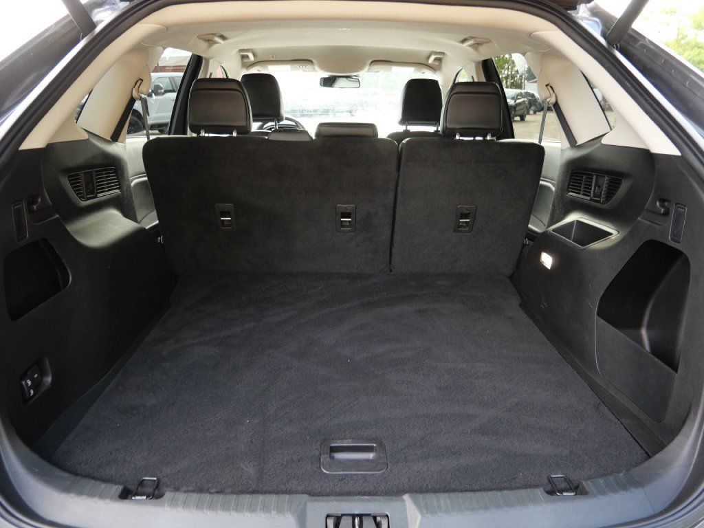 Certified 2024 Ford Edge SEL w/ Convenience Package AWD/4WD image 9