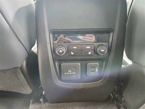 Used 2024 Buick Enclave Premium image 39