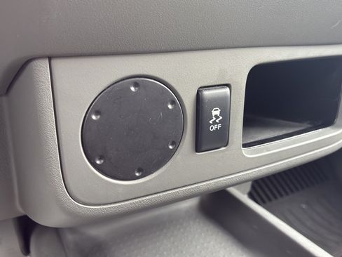 Used 2018 Nissan Frontier S RWD image 37