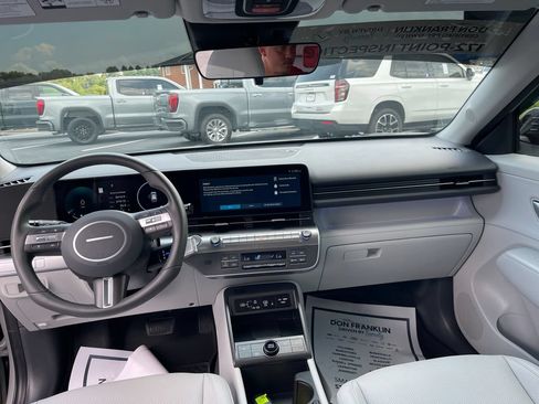 Used 2026 Hyundai Kona SEL Premium FWD image 14