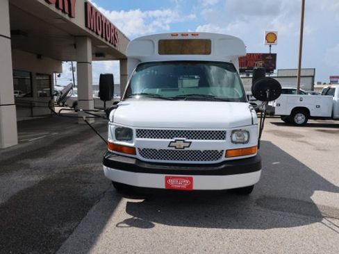 Used 2014 Chevrolet Express 3500 w/ School Bus Package RWD image 2
