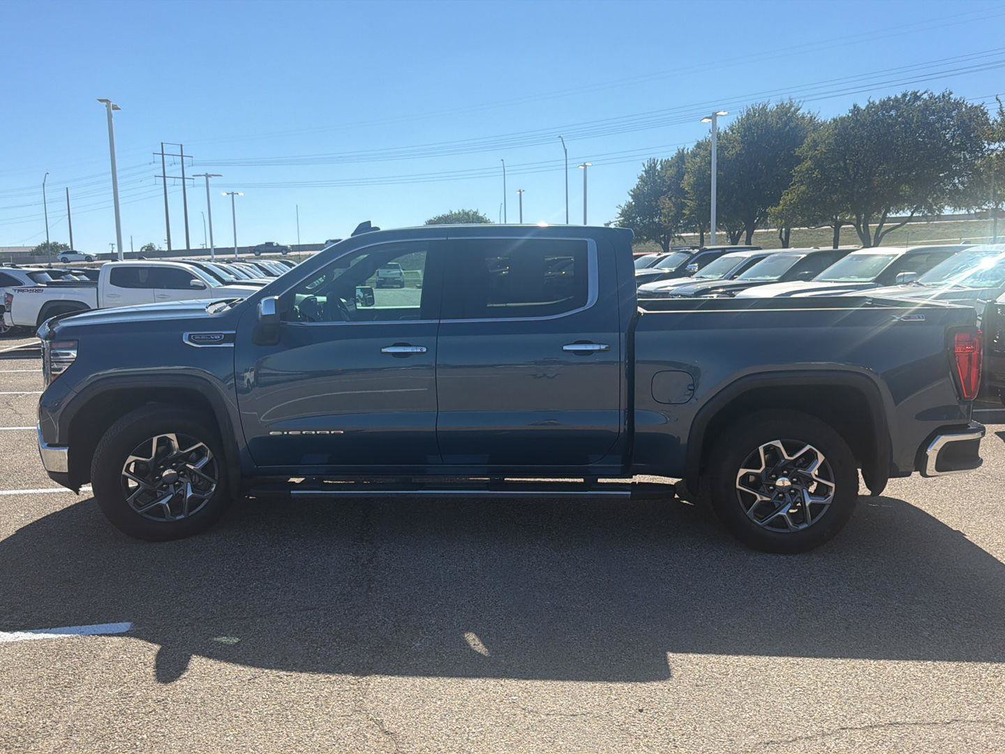Used 2024 GMC Sierra 1500 SLT w/ SLT Premium Plus Package AWD/4WD image 6