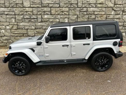 Used 2023 Jeep Wrangler Unlimited Sahara w/ Cold Weather Group image 3