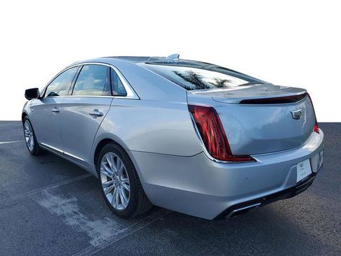 Used 2018 Cadillac XTS Luxury image 3
