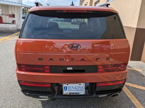 Used 2025 Hyundai Santa Fe Calligraphy image 5