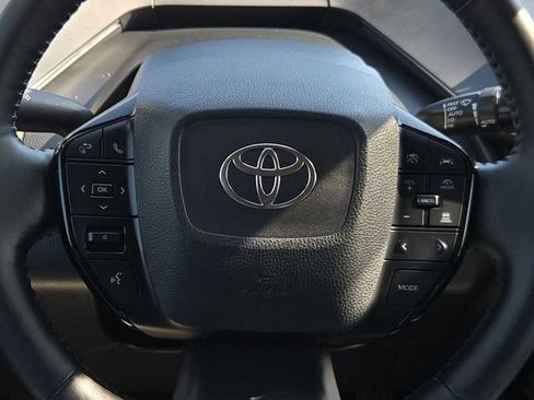 Used 2025 Toyota Prius XLE FWD image 26