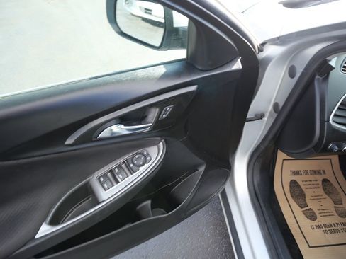 Used 2022 Chevrolet Malibu LT image 19