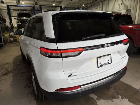 New 2026 Jeep Grand Cherokee Laredo X AWD/4WD image 7