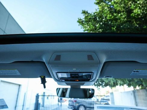 New 2026 Volkswagen Tiguan SE image 26