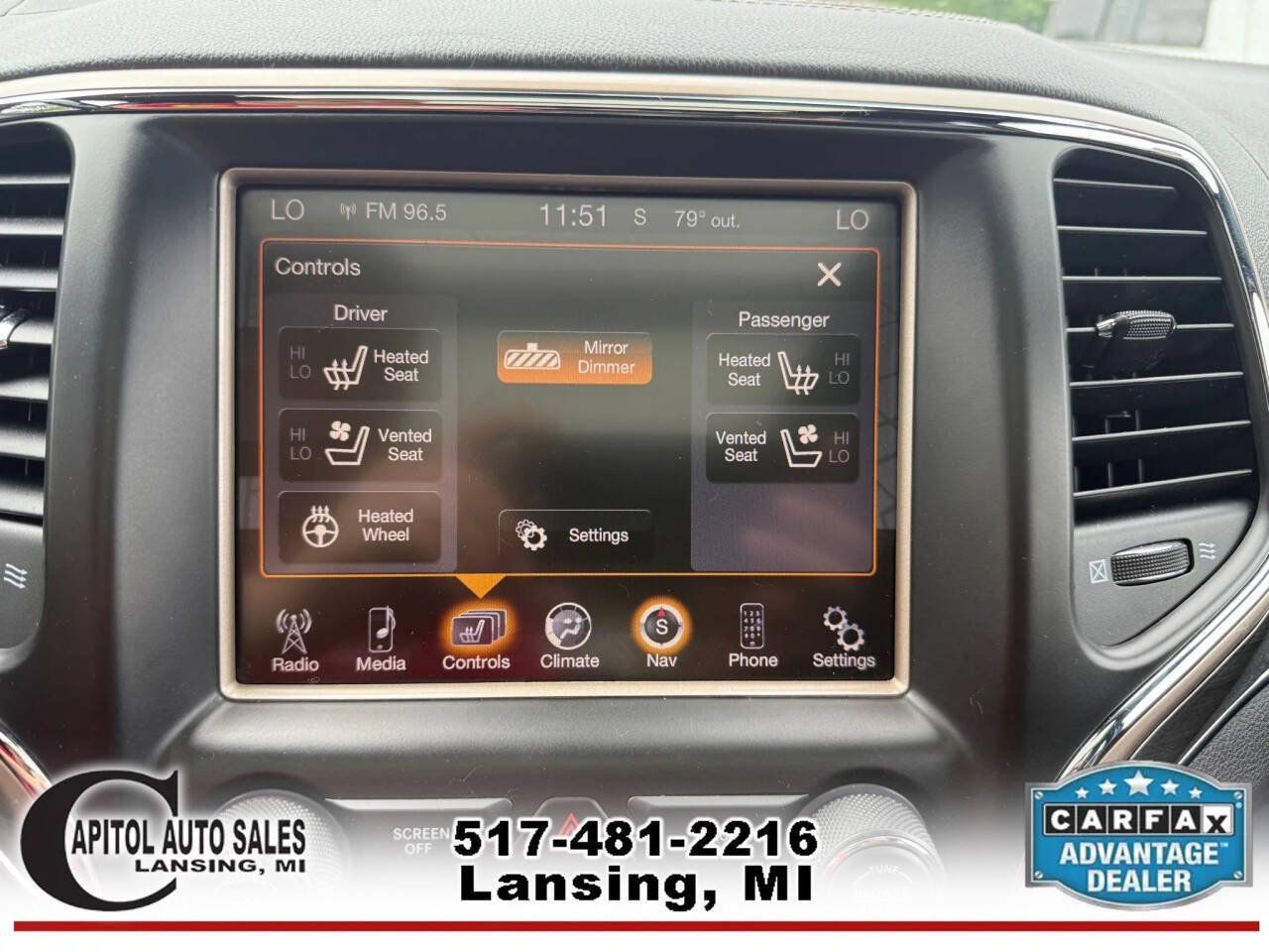 Used 2015 Jeep Grand Cherokee Overland w/ Advanced Technology Group AWD/4WD image 23