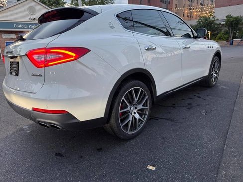 Used 2018 Maserati Levante image 6