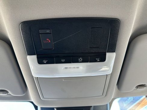 Used 2024 Nissan Rogue SV image 36