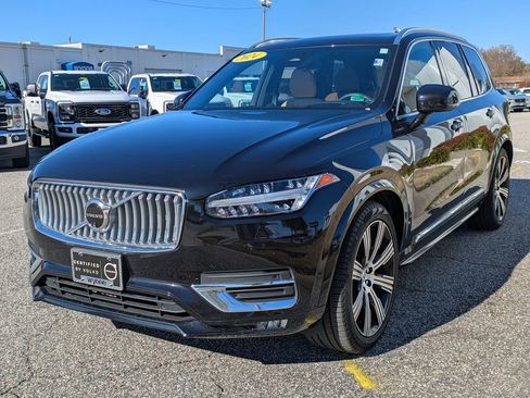 Certified 2024 Volvo XC90 B6 Ultimate w/ Lounge Package image 8