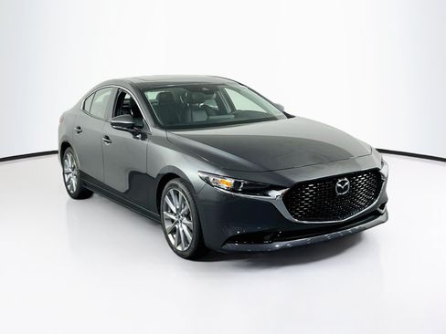 Used 2023 MAZDA MAZDA3 s FWD image 3