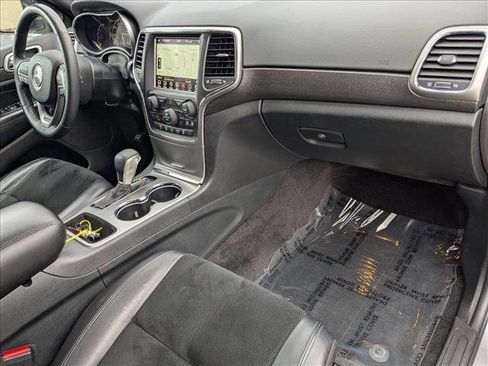 Used 2018 Jeep Grand Cherokee Altitude image 21