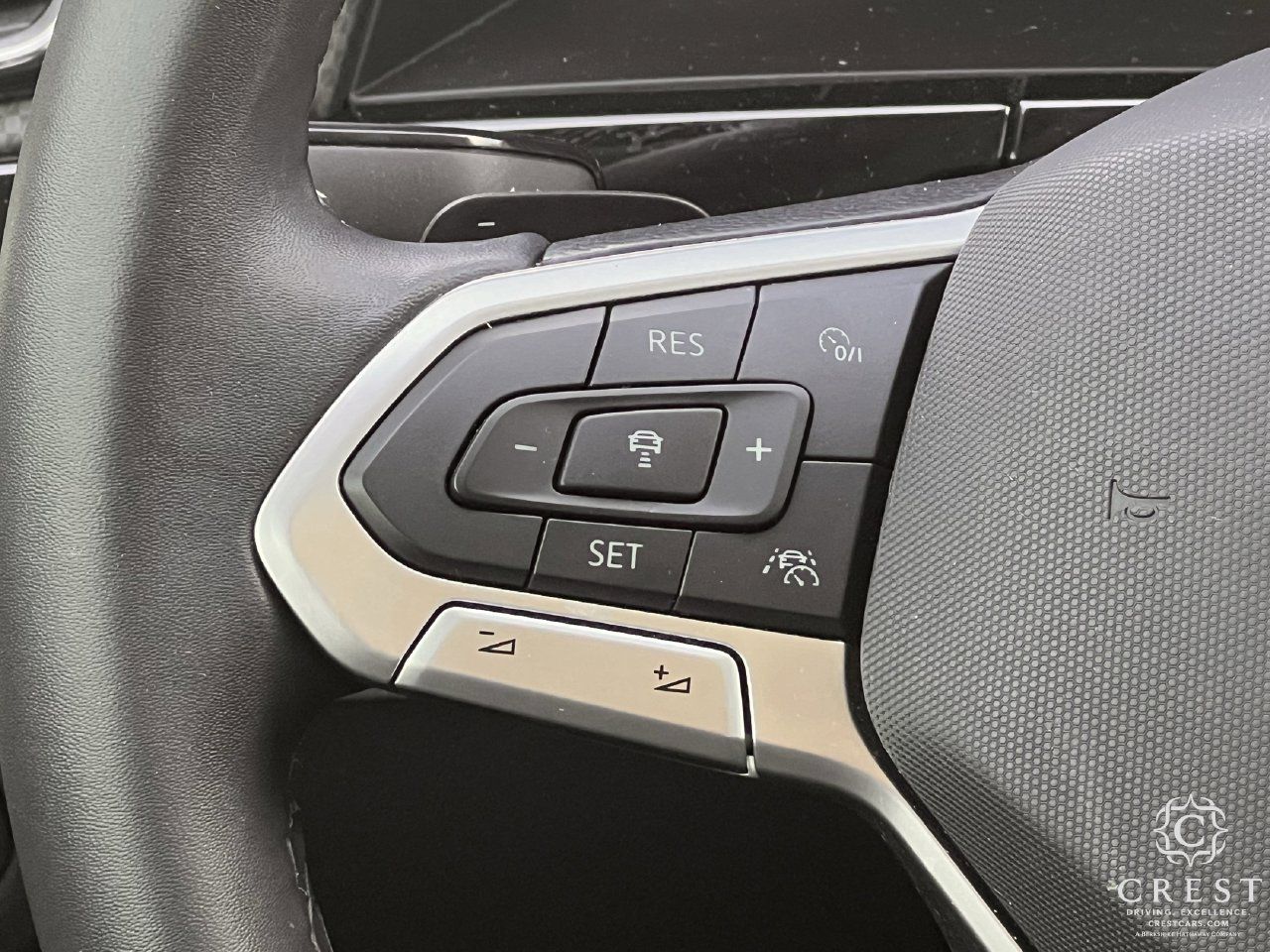 Used 2025 Volkswagen Atlas Peak Edition SE AWD/4WD image 12