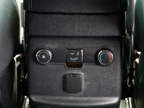 Used 2016 Ford Explorer XLT w/ Equipment Group 201A AWD/4WD image 12
