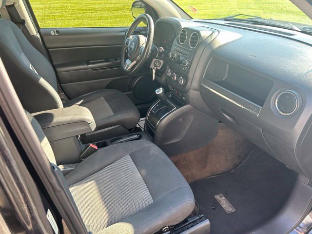 Used 2013 Jeep Compass Latitude AWD/4WD image 31