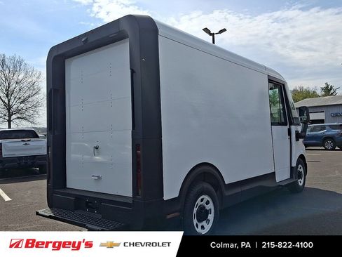 New 2025 Chevrolet Brightdrop 400 w/ Power Door Package AWD/4WD image 3