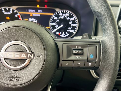 Used 2024 Nissan Rogue SV image 19