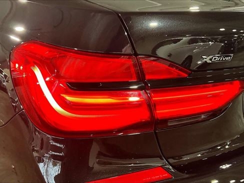 Used 2019 BMW 750i xDrive 750i xDrive w/ M Sport Package image 29