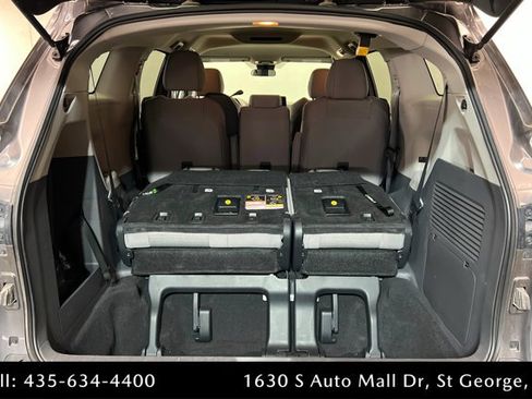Used 2023 Toyota Sienna LE AWD/4WD image 21