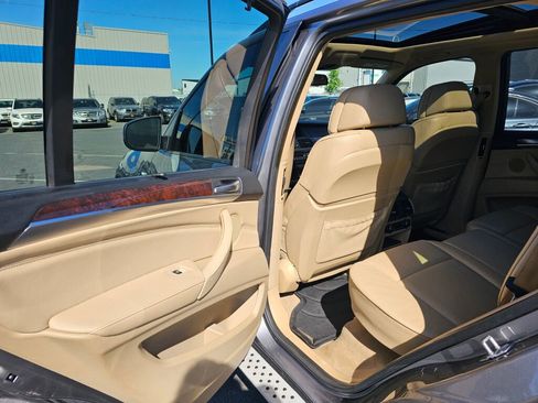 Used 2011 BMW X5 xDrive35i image 15