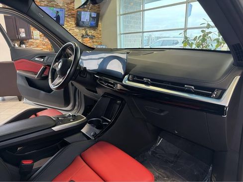 Used 2024 BMW X1 xDrive28i AWD/4WD image 27