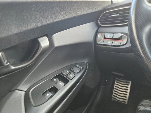 Used 2021 Hyundai Veloster Turbo image 28