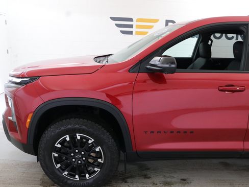 Used 2024 Chevrolet Traverse Z71 image 4