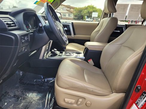 Used 2016 Toyota 4Runner Limited image 15