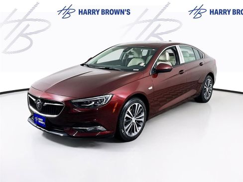 Used 2018 Buick Regal Essence w/ Driver Confidence Package #1 image 1