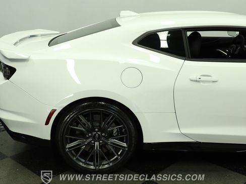 Used 2023 Chevrolet Camaro ZL1 RWD image 28