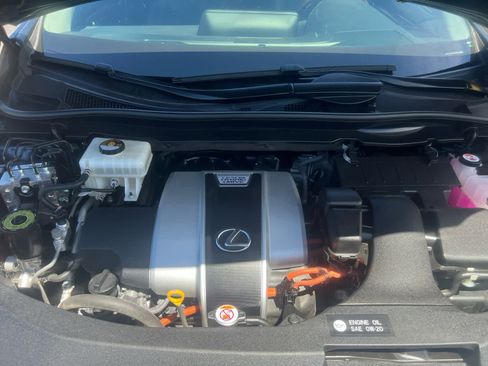 Used 2019 Lexus RX 450hL Premium image 3