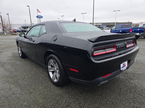 Used 2017 Dodge Challenger SXT w/ Sound Group RWD image 5