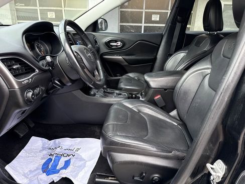 Used 2021 Jeep Cherokee Latitude Lux w/ Comfort/Convenience Group image 9