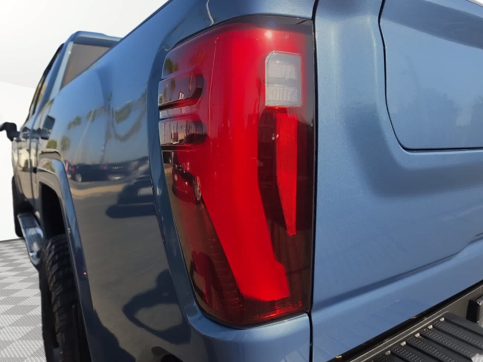 Used 2025 GMC Sierra 2500 Denali w/ Denali Reserve Package AWD/4WD image 11