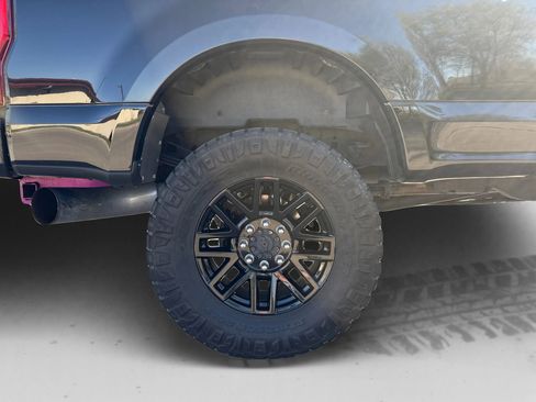 Used 2022 Ford F350 Lariat w/ Black Appearance Package image 26