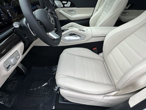 New 2026 Mercedes-Benz GLS 450 4MATIC image 10