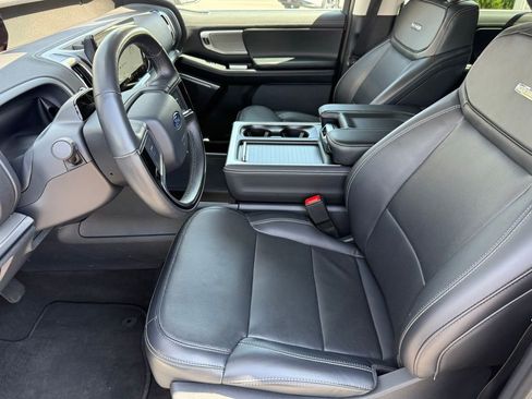 Used 2025 Ford Expedition Max Platinum AWD/4WD image 17