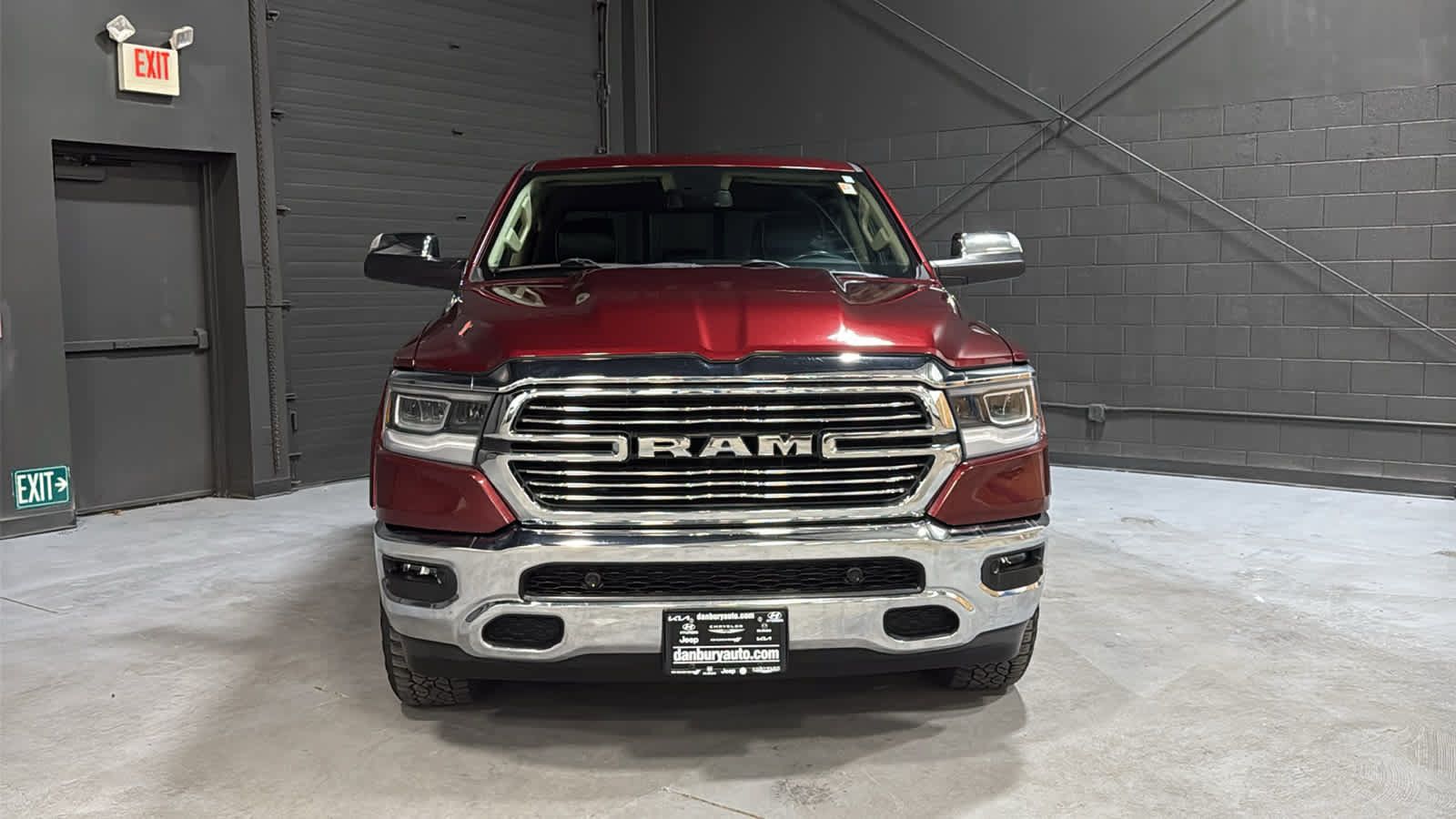 Used 2019 RAM 1500 Laramie AWD/4WD image 2