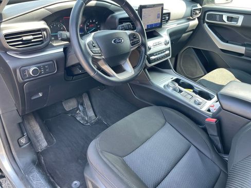 Used 2022 Ford Explorer XLT w/ Class IV Trailer Tow Package image 9