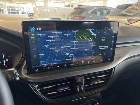 Used 2025 Ford Escape SE image 31